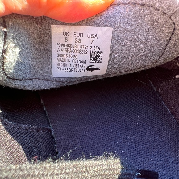 Lacoste shoes - Picture 4 of 4